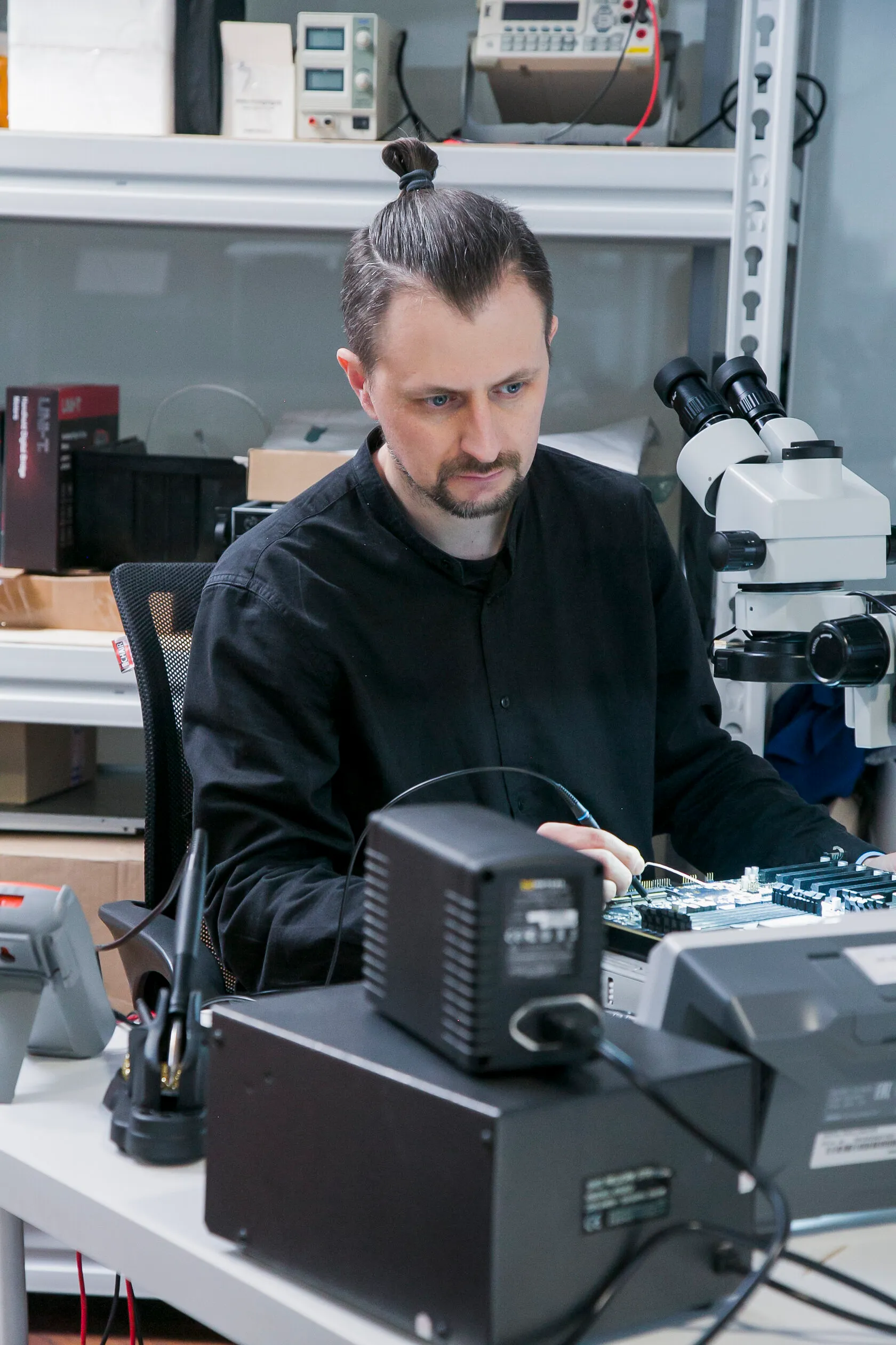 Терминалы самообслуживания, HMI и digital signage